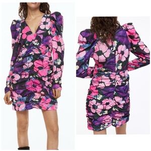 NWT H&M Gathered puff-sleeved Floral dress Sz 4